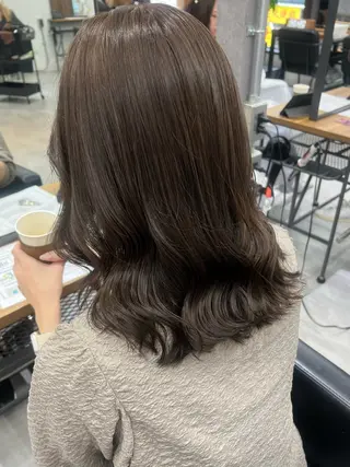 セミロング カラー いろあそび所属・12月限定🉐カット モデル募集🉐のヘアスタイル