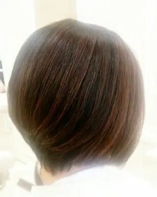ショート カラー 須賀 一美のヘアスタイル