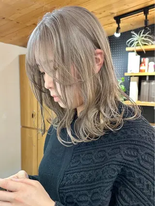 ミディアム カラー ブリーチダブルカラー 【koide】のヘアスタイル