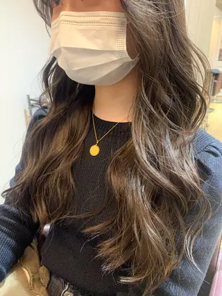 ミディアム カラー tasty priv ate gardenのヘアスタイル