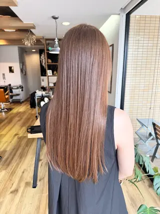 ロング カラー ツキダテ ユイのヘアスタイル