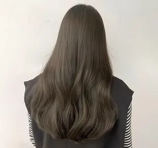 ロング カラー 透明感Color🩶 髪質改善 ユウナ🦋のヘアスタイル