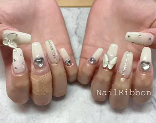 ネイル ネイルリボン 受付スタッフのネイルデザイン