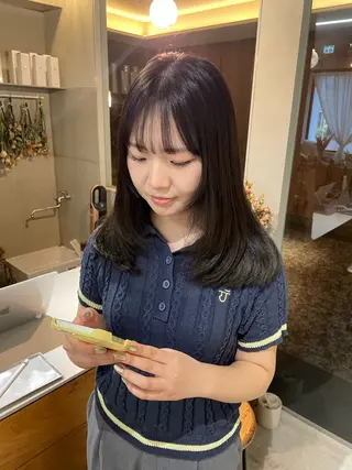 セミロング カラー 山下 悠月のヘアスタイル