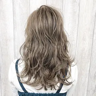 セミロング カラー CADENZA+所属・中澤 昌美のヘアスタイル