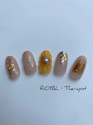 ネイル 【尾下】 ロイヤル•セラピストのネイルデザイン