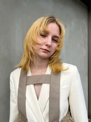 セミロング カラー アカリ /パーマスタイルのヘアスタイル