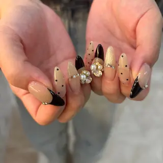 ネイル 栗田 ゆう子のネイルデザイン