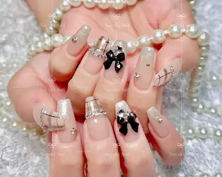 ネイル 🦋 Queenieのネイルデザイン