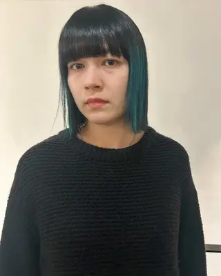 ショート カラー Loom.所属・村上雅人 ナチュラルモードのヘアスタイル