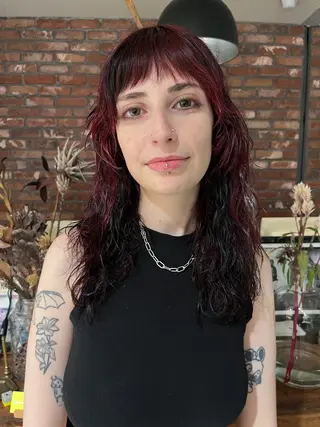 カラー Vicky オリーブ メンズカジュアルのヘアスタイル