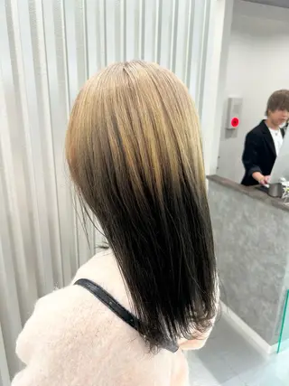 セミロング あやめ🪽 オリーブ/ハイトーンのヘアスタイル