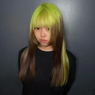 ロング カラー ★デザインカラー ハイトーン ももか★のヘアスタイル