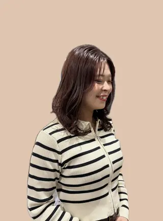 ミディアム カラー 松田 鈴菜のヘアスタイル