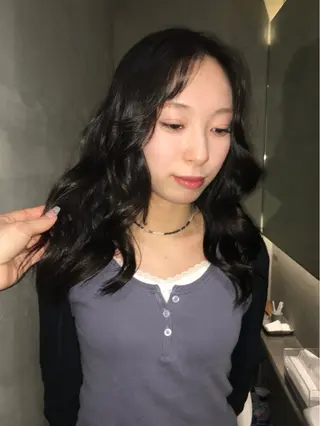 セミロング Momoka🪷 /ハイトーンのヘアスタイル