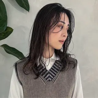 ミディアム foto所属・𝐁𝐋𝐔𝐄𝐓 /カット特化/新宿のヘアスタイル