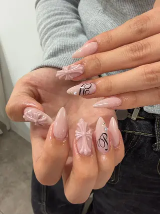 セミロング 尾張 玖羽のネイルデザイン