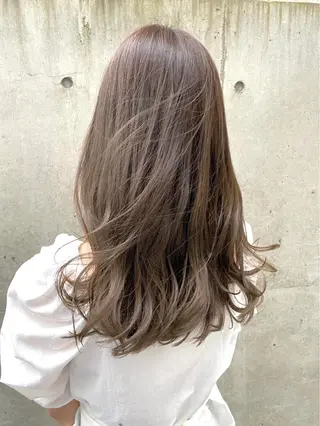 ミディアム レイヤーカット /透明感カラー西田のヘアスタイル