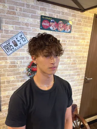 ショート パーマ メンズ メンズ特化 センターパート特化のヘアスタイル