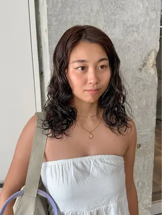 セミロング カラー パーマ 森田遥奈/透明感カラ ー/似合わせカットのヘアスタイル