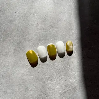 ネイル GALLARIA Elegante 緑のネイルデザイン