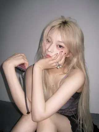 ロング 艶髪ハイトーンカラー 渋谷🎀ririkaのヘアスタイル