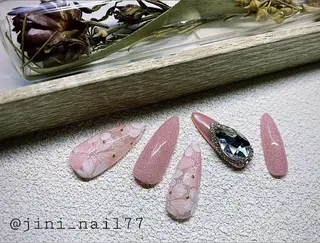 ネイル JINI NAIL所属・ジニ ネイルのネイルデザイン