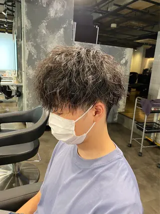 メンズ 僕なら縮毛矯正してて もブリーチできますのヘアスタイル