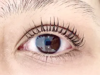 マツエク・マツパ Fiara 四条烏丸店所属・Fiara四条烏丸店 三浦やすみんのマツエク・マツパデザイン