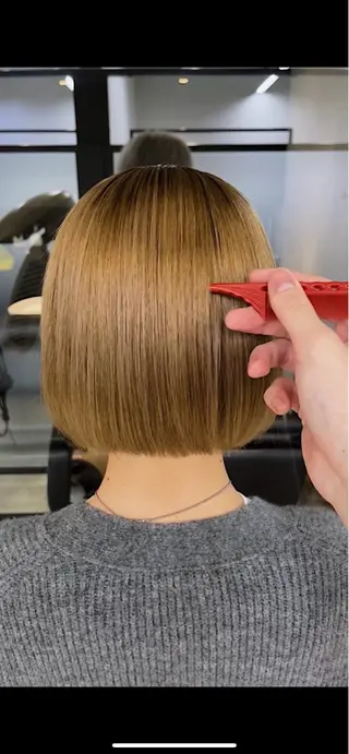 ショート け んブリーチ縮毛矯正のヘアスタイル