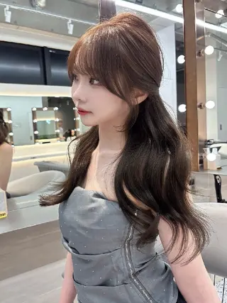 カラー ミディアム Lond Roleのヘアスタイル