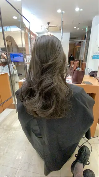 ロング カラー 只野 真衣のヘアスタイル