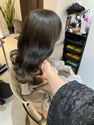 セミロング ✨色持ちの良い艶 カラー✨蟹江真世のヘアスタイル