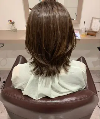 ミディアム カラー 大友 麻衣のヘアスタイル