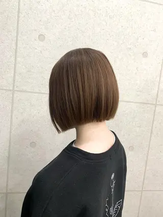 ショート レイヤー ハイトーン 暖色⭐︎KANAKOのヘアスタイル
