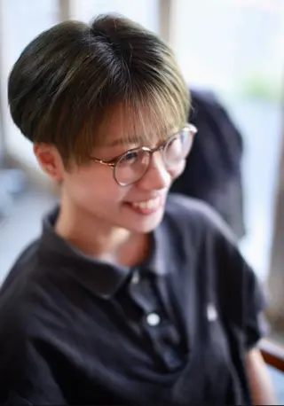 ショート カラー 大西 カズマのヘアスタイル