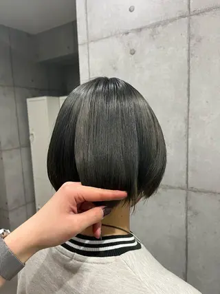 ショート カラー newi赤羽 HINATAのヘアスタイル