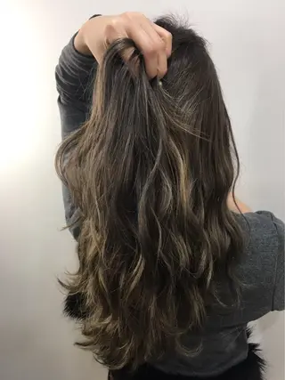 ロング カラー 髪質改善 中川　翔のヘアスタイル