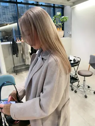 ショート カラー ヘアアレンジ ミニボブ/ブリーチ 🌈MISATOのヘアスタイル