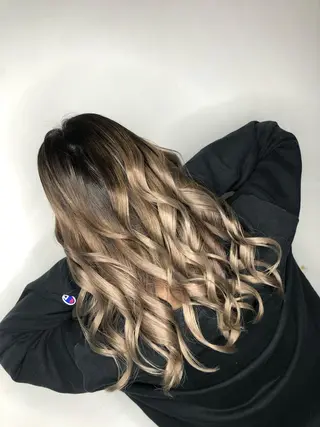 ロング 艶髪職人 山本隼正のヘアスタイル