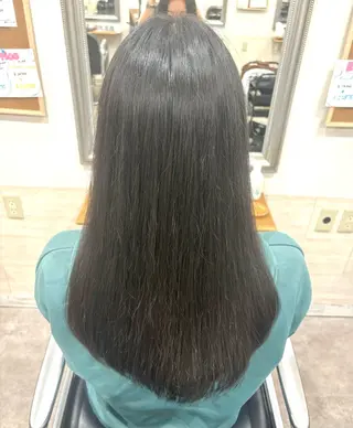 ロング 堀川 希歩のヘアスタイル