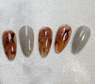 ネイル 太田 汐音のネイルデザイン