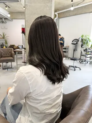 ロング カラー カイリ /レイヤーカットのヘアスタイル
