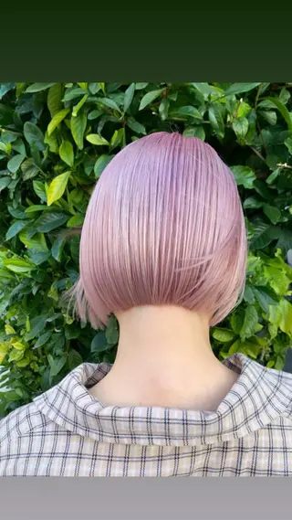 ミディアム 淡いハイトーンカラー レイヤーカットゆうかのヘアスタイル