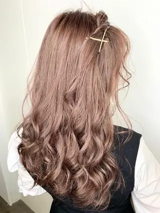 ロング カラー RINKA 琳茄のヘアスタイル