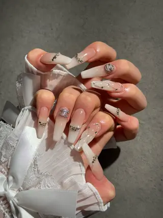 ネイル I-nailロング /ワンホン/キラキラのネイルデザイン