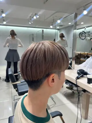 ショート カラー 巖本 真希のヘアスタイル