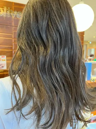 セミロング ハイトーンカラー🩵 耳ツボジュエリー👂のその他イメージ