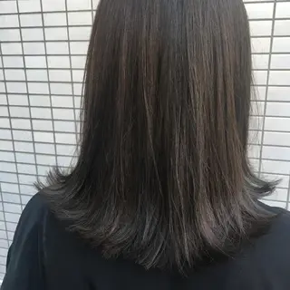 セミロング カラー THE DAY所属・AKI HASHIMOTOのヘアスタイル