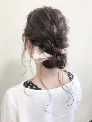 セミロング ヘアアレンジ 沢田 瞳のヘアスタイル